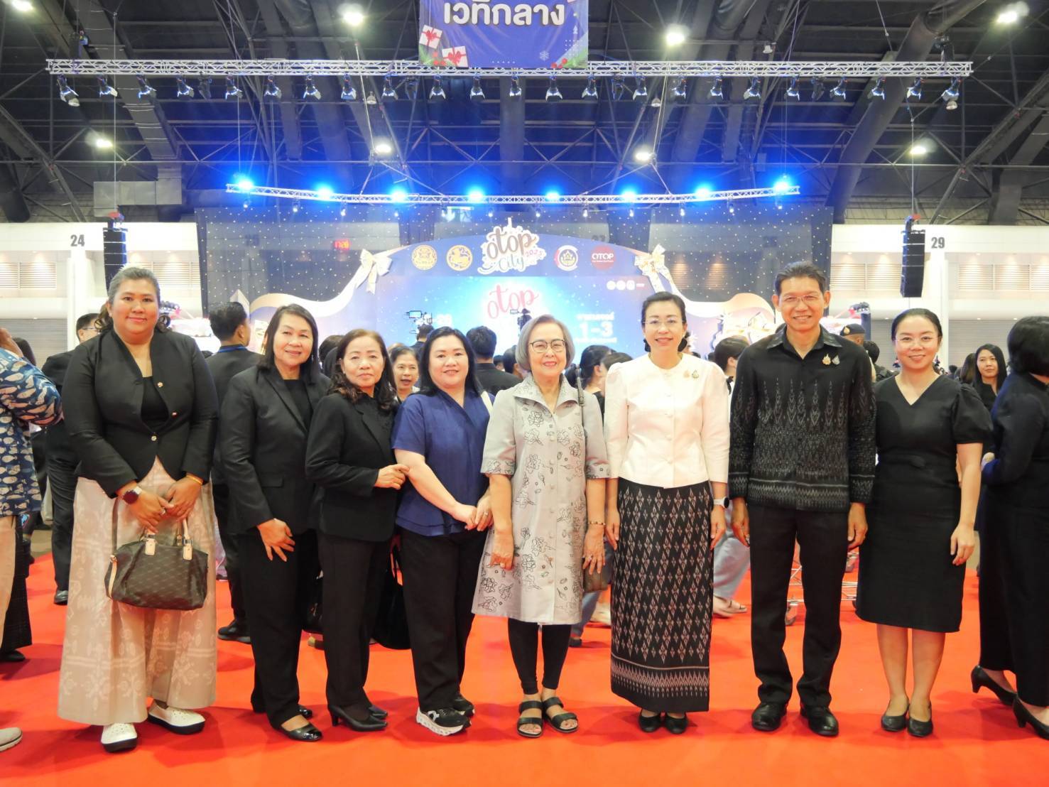 จังหวัดกาญจนบุรี ร่วมเปิดงาน OTOP City 2025 ของขวัญจากฟ้า สานคุณค่าสู่ปวงชน เชื่อมโยงภูมิปัญญาสู่สากล พร้อมนำผู้ประกอบการในจังหวัดร่วมจำหน่ายสินค้า กวาดรายได้ 3 วันแรกกว่า 2 ล้าน