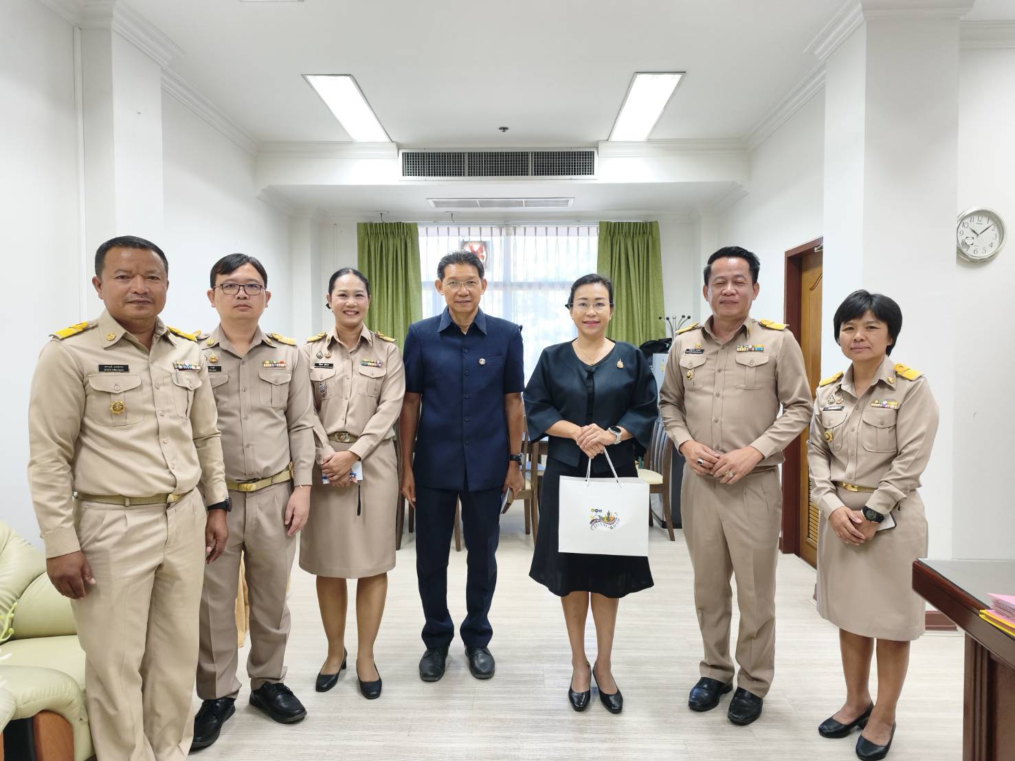 พช. กาญจนบุรี  ร่วมต้อนรับและแสดงความยินดีกับข้าราชการที่ได้รับแต่งตั้งให้มาดำรงตำแหน่ง ณ สำนักงานพัฒนาชุมชนจังหวัดกาญจนบุรี